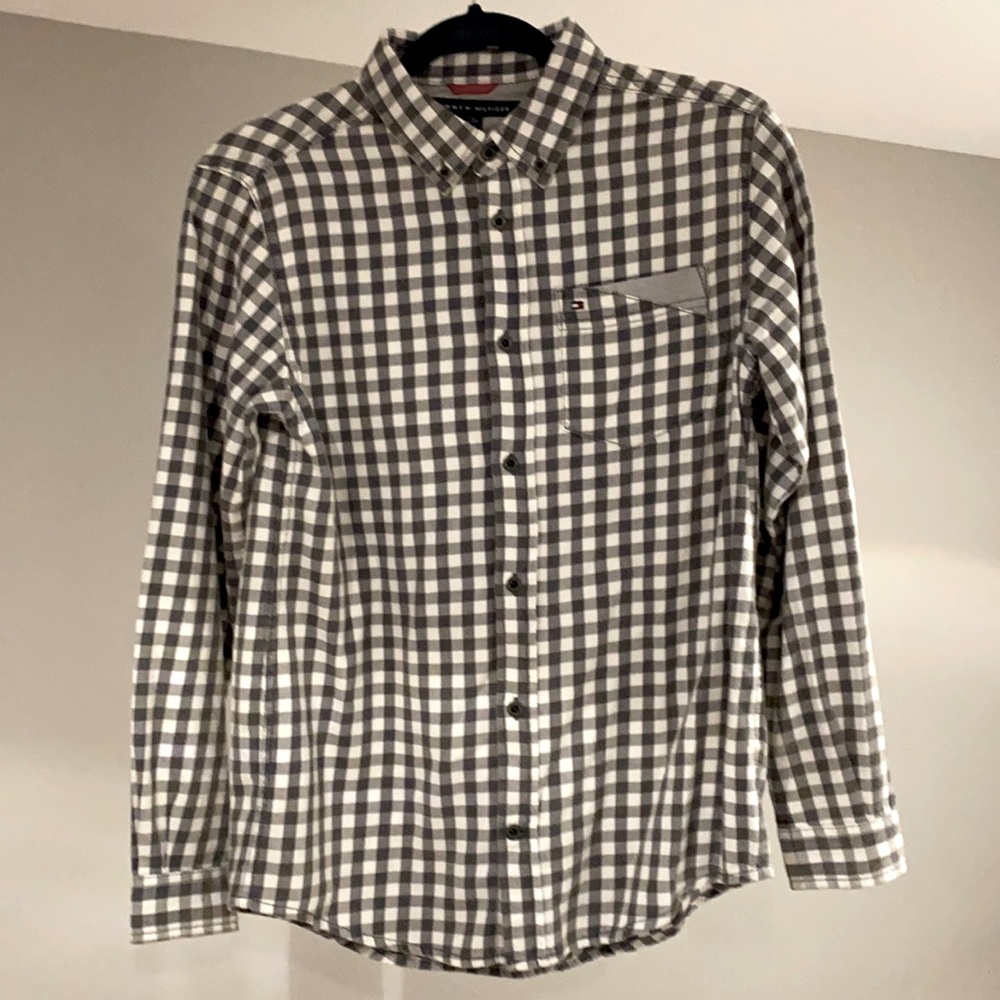 ❌SOLD❌ | Tommy Hilfiger plaid button down shirt